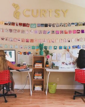 Image post by @curtsy on Instagram