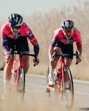 Image post by @wmncycling on Instagram