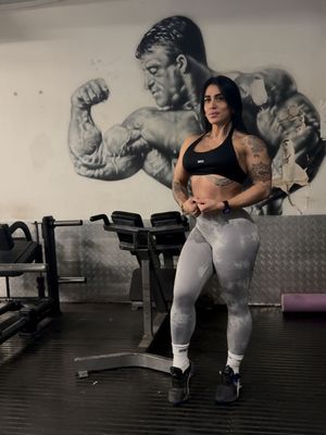 Image post by @figen.sahin_ifbbpro on Instagram