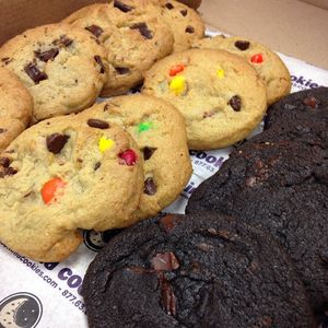 Image post by @insomniacookies on Instagram