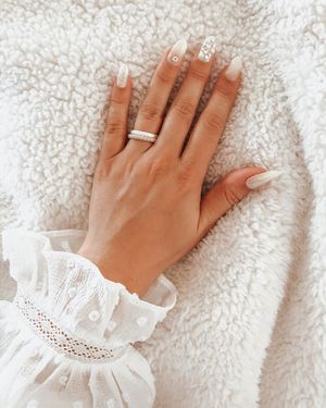 Image post by @impresslashes on Instagram