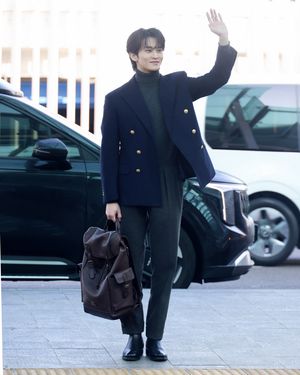 Image post by @ellemenhk on Instagram