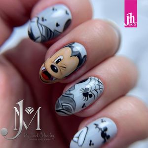 Image post by @jael_jhnails on Instagram