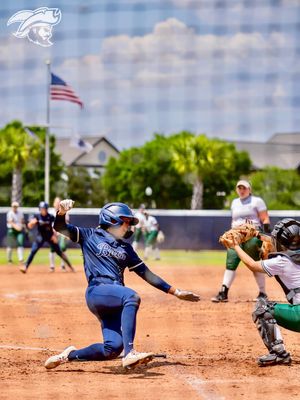 Image post by @csubucssoftball on Instagram