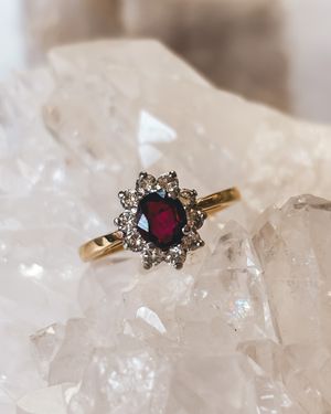 Image post by @maejeanvintage on Instagram