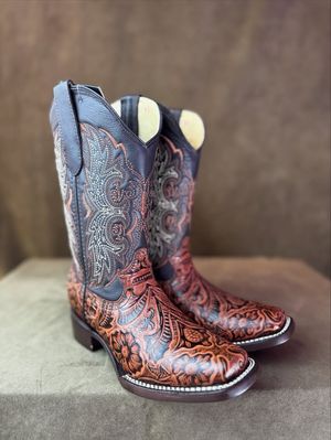 Image post by @RubioRanchwear on Facebook