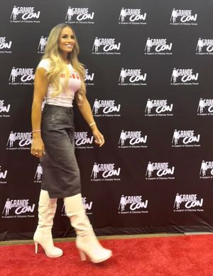 Image post by @trishstratuscom on Instagram