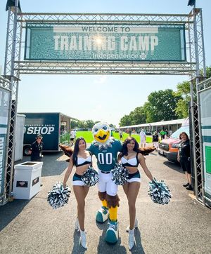 Image post by @eaglescheer on Instagram