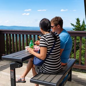 Image post by @mountsunapeeresort on Facebook
