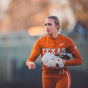 Image post by @texassoftball on Instagram