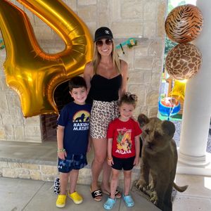 Image post by @lisavalastro4 on Instagram
