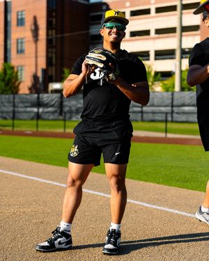 Image post by @goshockersbsb on Instagram