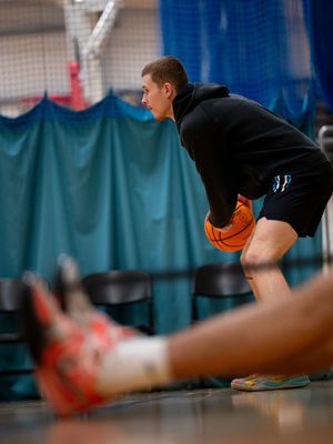 Image post by @itchenbball on Instagram