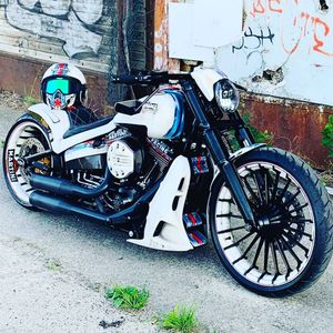 Image post by @loonatic.bikelife on Instagram