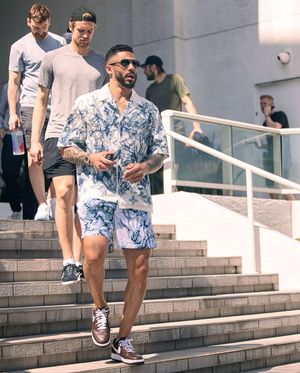 Image post by @stylenhl on Instagram