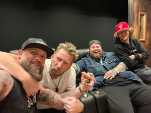 Image post by @brantleygilbert on Twitter