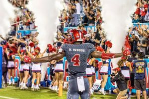 Image post by @FAUOwlsFootball on Facebook