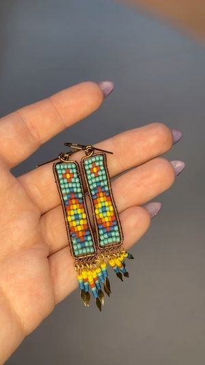 Video post by @beadcache on Facebook