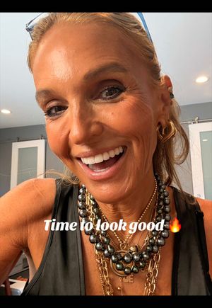 Video post by @shop.with.caroline on TikTok