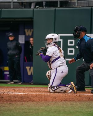 Image post by @uwsoftball on Instagram