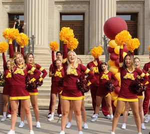 Image post by @gopherhockeycheer on Instagram