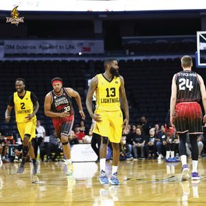 Image post by @LondonLightning on Twitter