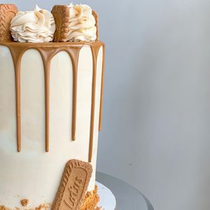 Image post by @theblondewhobakes on Instagram
