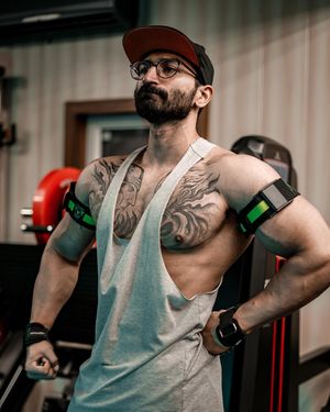 Image post by @muscleheadon on Instagram