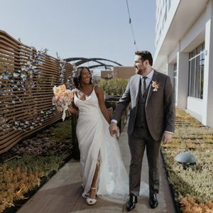 Image post by @lesliemarieevents on Instagram