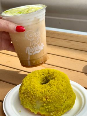 Image post by @randysdonuts on Instagram