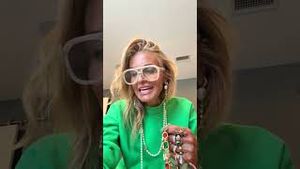 Video post by @shop.with.caroline on YouTube