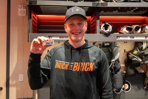 Image post by @NHLFlyers on Twitter/X
