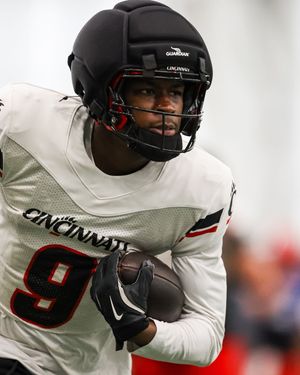 Image post by @gobearcatsfb on Instagram