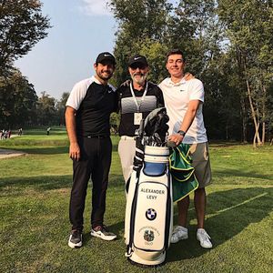 Image post by @alexlevygolf83 on Instagram