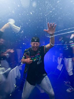 Image post by @clubnaranjeros on Instagram