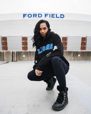 Image post by @detlionscheerleaders on Instagram