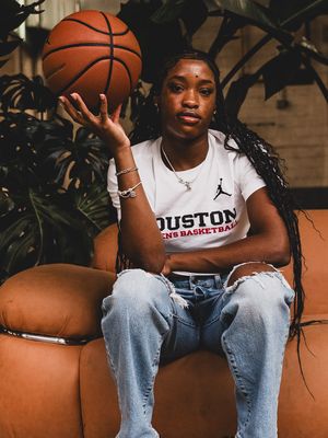 Image post by @uhcougarwbb on Instagram