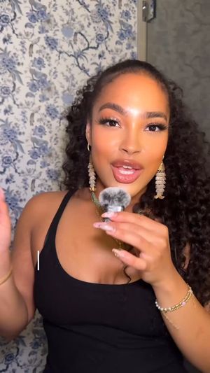 Video post by @enashaolivia on Facebook