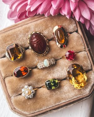 Image post by @maejeanvintage on Instagram