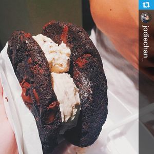 Image post by @insomniacookies on Instagram