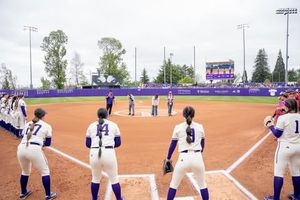 Image post by @uwsoftball on Instagram
