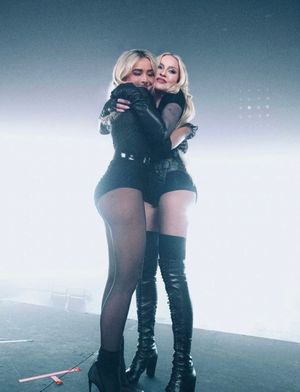 Image post by @slaybrinacarpenterr on Instagram