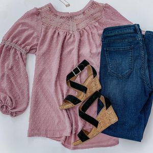 Image post by @shopfillyflair on Instagram