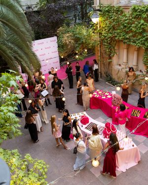 Image post by @benefitspain on Instagram