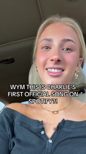 Video post by @theelliebarker on TikTok