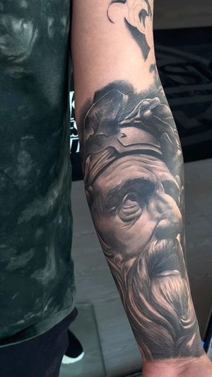 Video post by @skindesigntattoos on Instagram