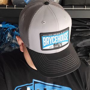 Image post by @roaringriot on Instagram