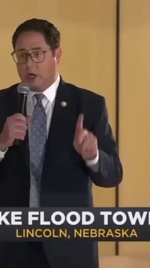 Video post by @talkingredandblue on TikTok