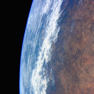Image post by @iss on Instagram