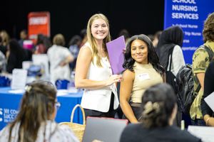 Image post by @hofstrau on Instagram